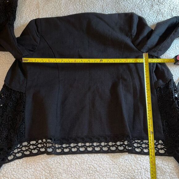 Chicos Medium (1) Black Tweed Crochet Lace Embroidered Floral Jacket Womens EUC - Picture 6 of 8